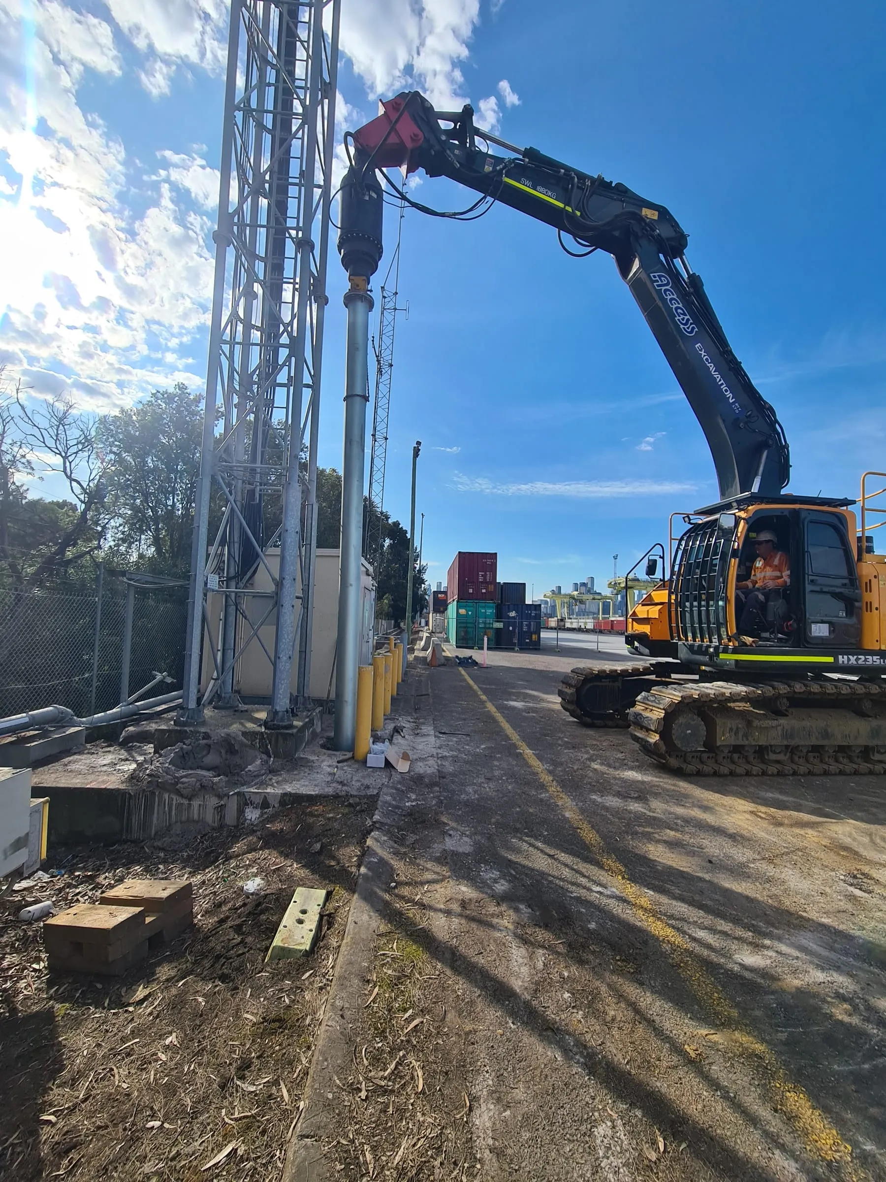 Splendid Constructions project — telecommunications infrastructure 14